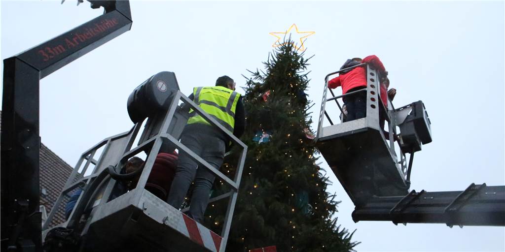 Historischer Adventsmarkt soll Vreden zum Besuchermagneten machen Mit dem „Horst-schmücken“ am ersten Adventswochenende sollen in Vreden die Aktionen in der Vorweihnachtszeit beginnen. Der Höhepunkt soll ein historischer Adventsmarkt werden.