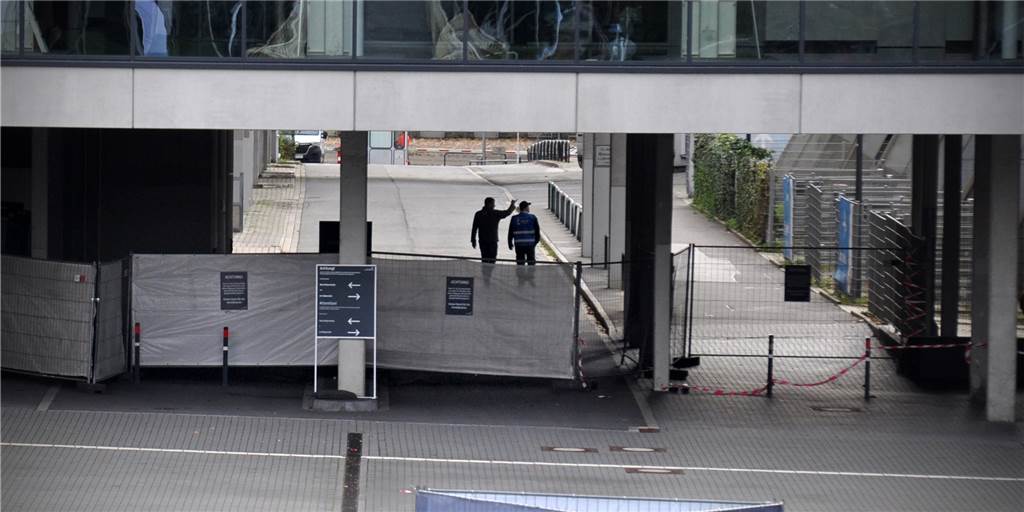 Gesperrter Fußweg: Politiker schimpfen, halten die große Keule aber zurück Der gesperrte Wirtschaftsweg an den Westfalenhallen erregt die Gemüter in der Politik.