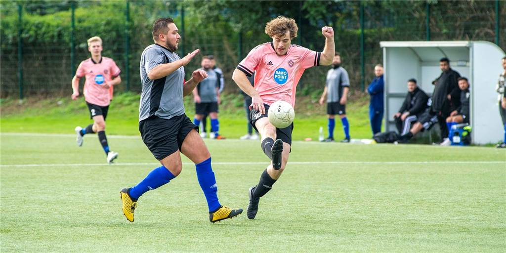 „Das eine führte zum anderen“: Der ETuS Haltern III muss sich zurückziehen Jorit Ritter (r.) und der ETuS Haltern III werden in dieser Saison kein Spiel mehr in der Kreisliga C bestreiten.