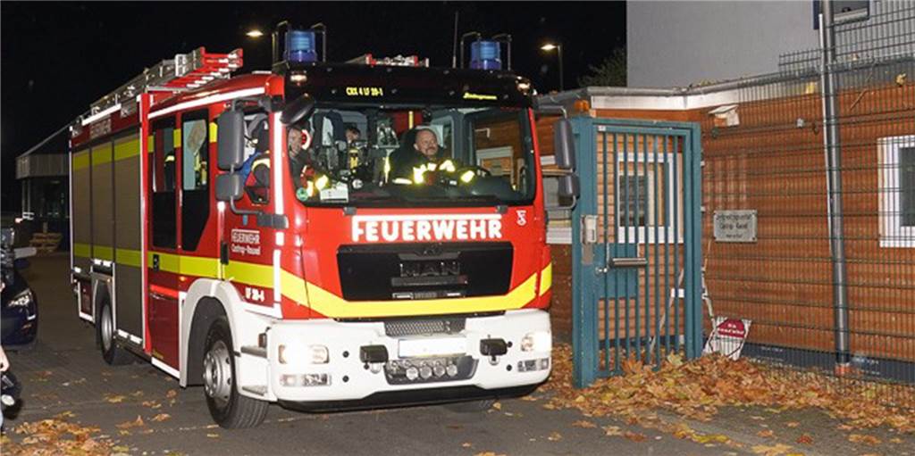 Kellerbrand: Brisanter Einsatz für die Feuerwehr an der JVA Meisenhof Zu einem Kellerbrand rückte die Castrop-Rauxeler Feuerwehr am späten Freitagabend aus. Brisant war der Einsatzort.