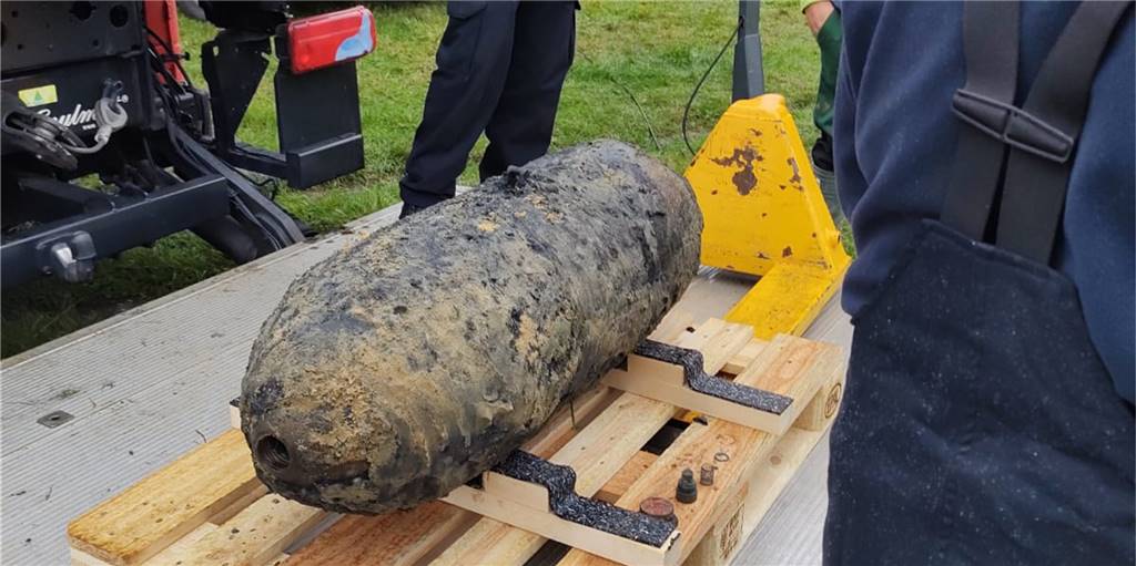 Video: Weltkriegsbombe in Werne entschärft - Straßensperrungen aufgehoben In Werne wurde am Mittwoch eine 500 Kilogramm schwere Weltkriegsbombe entschärft.