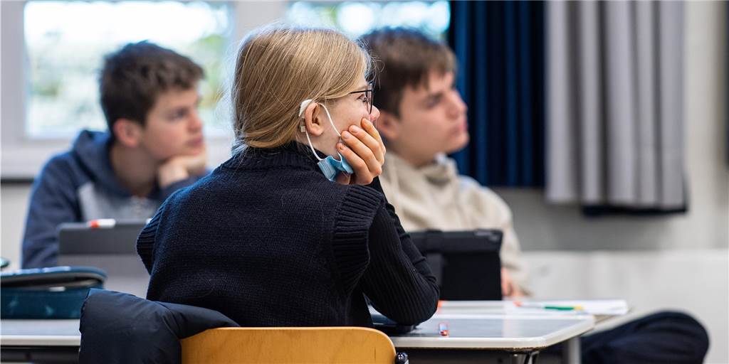 Unterricht ohne Maskenpflicht führt zum Gegenteil von Normalität Unterricht ohne Maskenpflicht führt zum Gegenteil von Normalität
