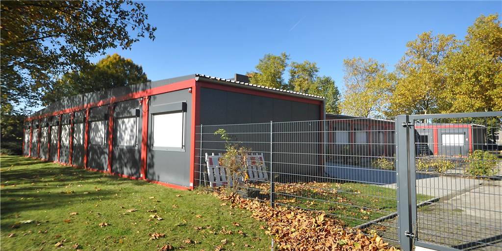 Leer stehen die Container am Stadtmittelpunkt nun seit einigen Wochen. Hier war eine Kita beheimatet. Nun soll schon zu Jahresanfang 2022 eine neue einziehen.