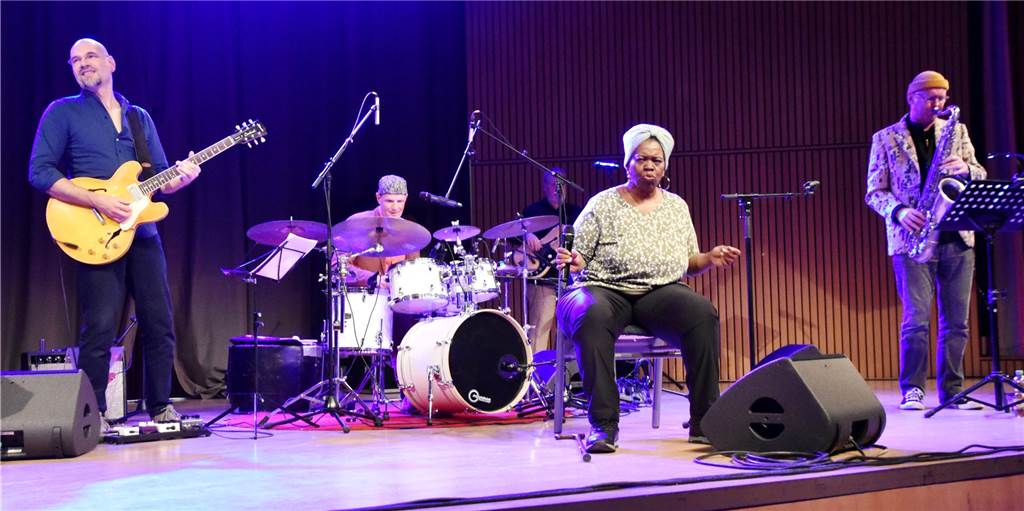 Jazz-Club-Lünen feiert furioses Konzert nach 20 Monaten Zwangspause Der Jazz-Club-Lünen ist zurück: Für das Take 5 Festival am Hellweg kam „Brenda Boykin und Band“ in die Lippestadt.