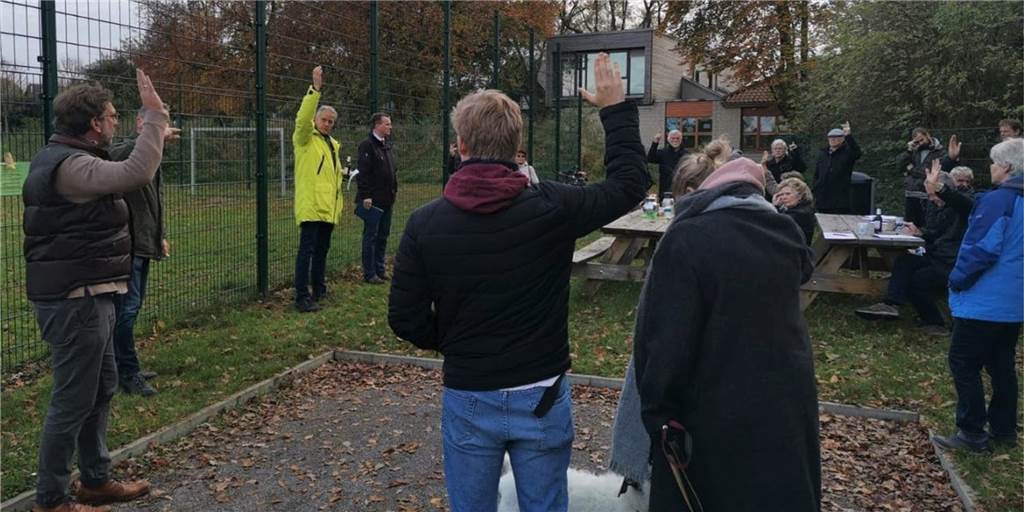 Bürgerforum des Dorstener Stadtteils Östrich fragt nach Brückenabriss Die Abstimmung zur Verwendung des Bürgerbudgets für 2021 erfolgte mit Handzeichen.