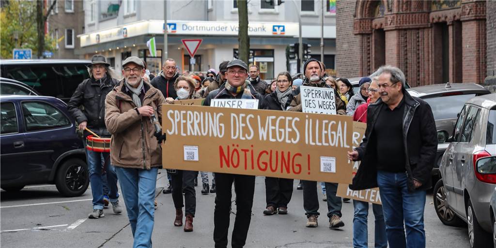 Großer Protest für Westfalenhallen-Weg: Hunderte ziehen durch Dortmund Großer Protest für Westfalenhallen-Weg: Hunderte ziehen durch Dortmund