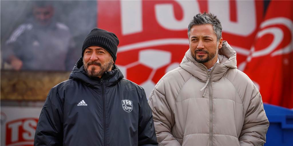 WM-Held ist bei Türkspor Dortmund zu Gast - ein Spieler hat ihn bereits angepeitscht WM-Held ist bei Türkspor Dortmund zu Gast - ein Spieler hat ihn bereits angepeitscht