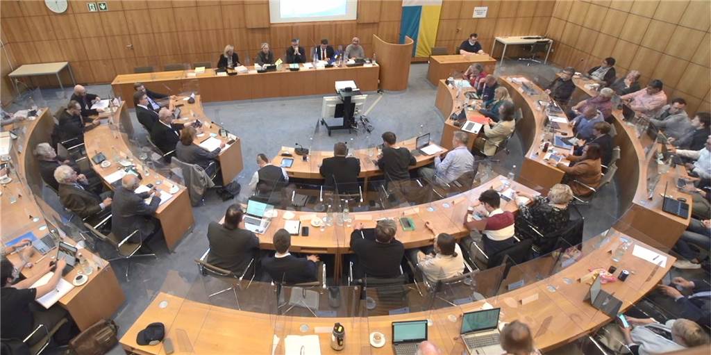 „Gewähren Sie Zugang!“ Corona-Ultimatum an Bürgermeister vom Rechtsanwalt Bei einer Ratssitzung wird zum Teil heftig debattiert. Für Ratsmitglieder gilt die 3G-Regel. Das will eine Grünen-Politikerin nicht akzeptieren.
