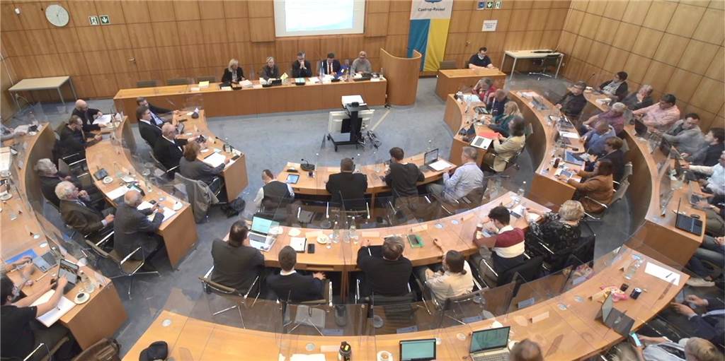 3G-Rebellinnen fordern Bürgermeister heraus und kassieren Rücktrittsforderung Bei einer Ratssitzung wird zum Teil heftig debattiert. Für Ratsmitglieder gilt die 3G-Regel. Das will eine Grünen-Politikerin nicht akzeptieren.