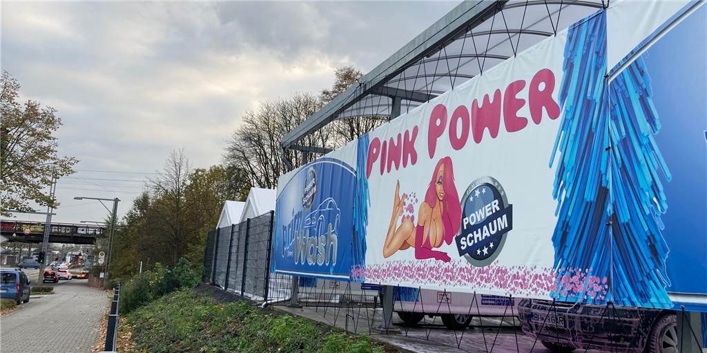 Rüge für sexistische Werbung in Dortmund: „Habe schallend gelacht“ Der Deutsche Werberat hat das Unternehmen "Clever & Clean" mit einer Waschstraße in Dortmund-Eving wegen sexistischer Werbung gerügt.