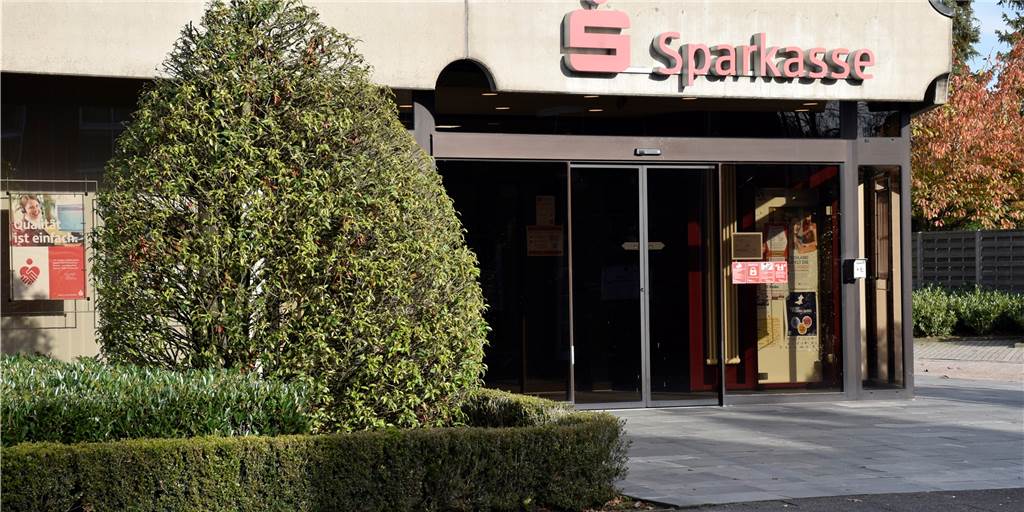 Sparkasse bietet künftig keine Beratungstermine mehr in Oeding an Die Sparkasse bietet in Oeding künftig keine Beratungen mehr an. Nur die Selbstbedienungs-Automaten bleiben in dem Ortsteil.