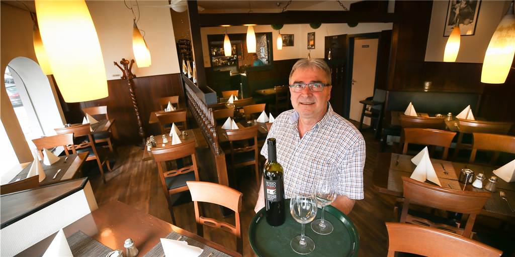 Ältestes Restaurant im Kreuzviertel steht zum Verkauf Nach Jahrzehnten muss Giuliano Micolucci sein Restaurant im Kreuzviertel in Dortmund aufgeben. Es wird ein Nachfolger gesucht.