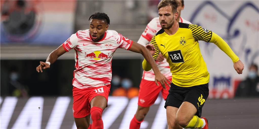 BVB läuft in einigen Bereichen hinterher: Die Fakten zum ersten Saisondrittel So wie Marin Pongracic in dieser Situation läuft Borussia Dortmund der Konkurrenz in Teilen hinterher.