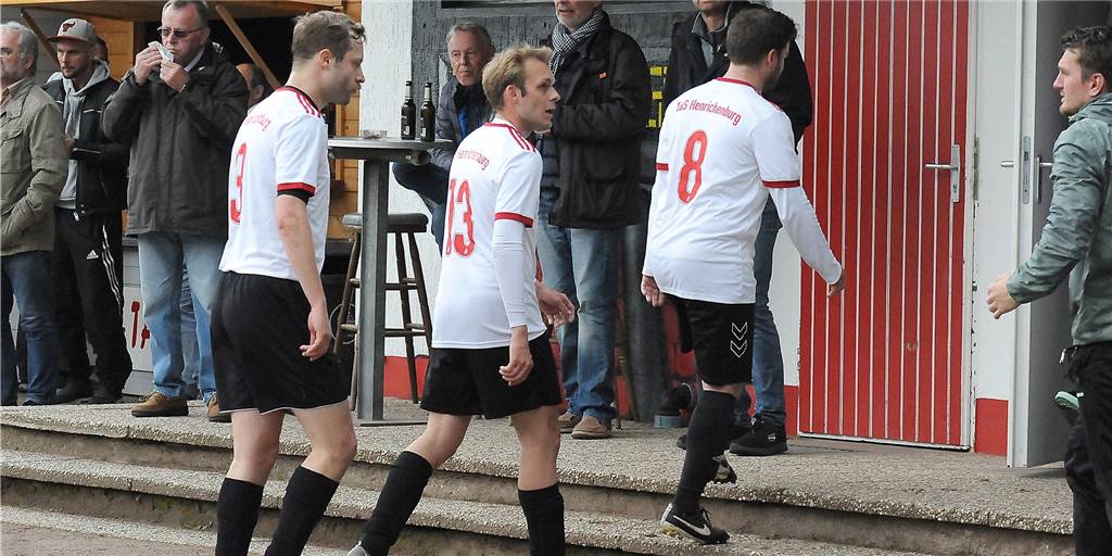Fußball-Saison ist zum Scheitern verurteilt Fußball-Saison ist zum Scheitern verurteilt