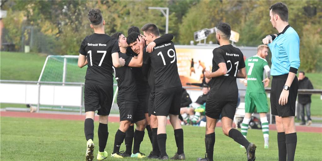 Vier Elfmeter, ein Platzverweis und sechs Tore - Spektakel bei Eintracht Werne Vier Elfmeter, ein Platzverweis und sechs Tore - Spektakel bei Eintracht Werne