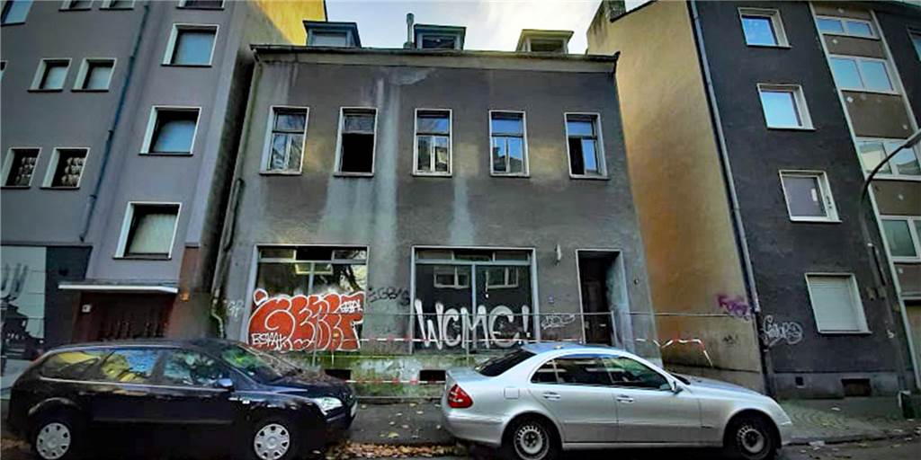 Leichenfund im Ekel-Haus: Stadt Dortmund nimmt sich den Eigentümer vor Der neue Eigentümer des Problemhauses an der Johanna-Melzer-Straße in der Nordstadt hat offensichtlich gegen Baurecht verstoßen.