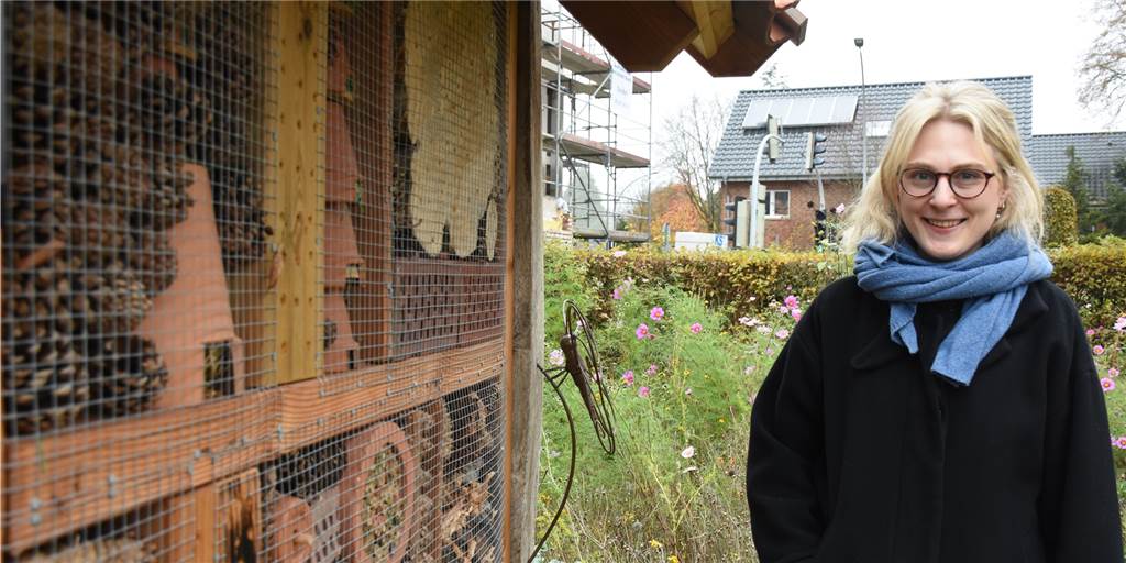 Südlohner Klimaschutzmanagerin: „Was ist nötig und was ist möglich?“ Pauline Thesing ist die neue Klimaschutzmanagerin der Gemeinde Südlohn. Sie war positiv überrascht, wie viele Projekt es bereits gibt – zum Beispiel das Insektenhotel des Heimatvereins Oeding.