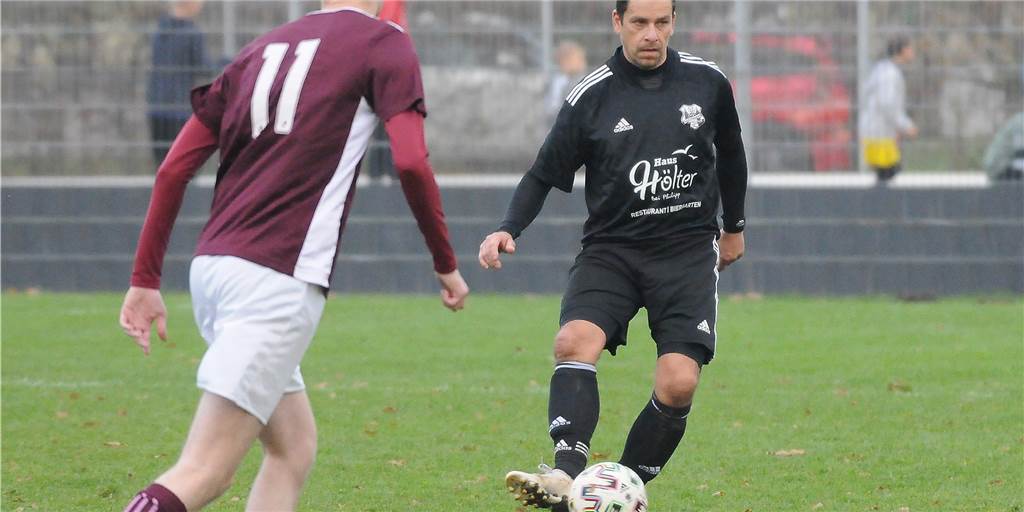 Fußballer fährt jede Woche 100 Kilometer von Ahaus zum Training beim TuS Henrichenburg Fußballer fährt jede Woche 100 Kilometer von Ahaus zum Training beim TuS Henrichenburg