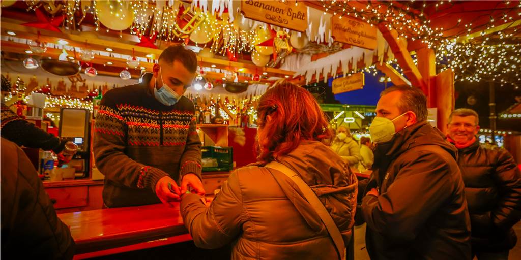 2G-Bußgeld droht: Wann bin ich Weihnachtsmarkt-Besucher - und wann Innenstadt-Passant? Wer kauft, ist auf dem Weihnachtsmarkt. Dieser Teil ist noch eindeutig.