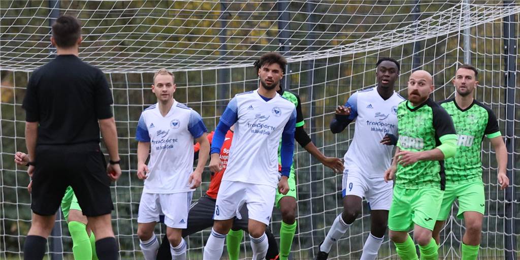Bezirksliga-Trainer verlängert Vertrag - Er hatte eine Anfrage eines Ligakonkurrenten Bezirksliga-Trainer verlängert Vertrag - Er hatte eine Anfrage eines Ligakonkurrenten