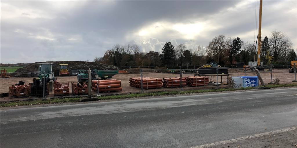 So ist der Stand der Dinge beim Bau des Netto-Marktes in Capelle Die Fläche an der Bahnhofstraße in Capelle werden der Netto-Markt und ein Café der Bäckerei Röwekamp besetzen.