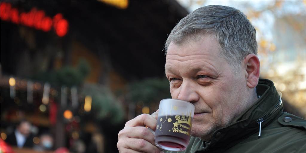 Video: Experte findet besten Glühwein auf Dortmunds Weihnachtsmarkt Video: Experte findet besten Glühwein auf Dortmunds Weihnachtsmarkt