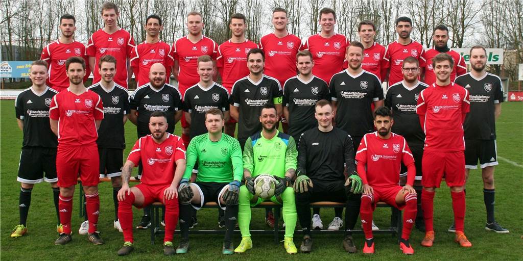 Spiel des Lebens: Für Eintracht Stadtlohn will „auf Schalke“ jeder kicken Bereit für das Highlight auf Schalke: das Team der DJK III.