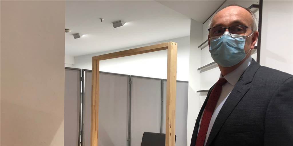 Corona-Impfung ohne Termin: Dortmund eröffnet neues Mini-Impfzentrum Der Leiter des Dortmunder Gesundheitsamtes Dr. Frank Renken stellte am Montag das neue Mini-Impfzentrum vor.