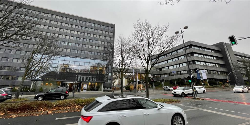 Continentale zieht um: Was wird aus den Grundstücken an der Ruhrallee? Die Bürohäuser der Continentale sind prägend für den Abschnitt der Ruhrallee.