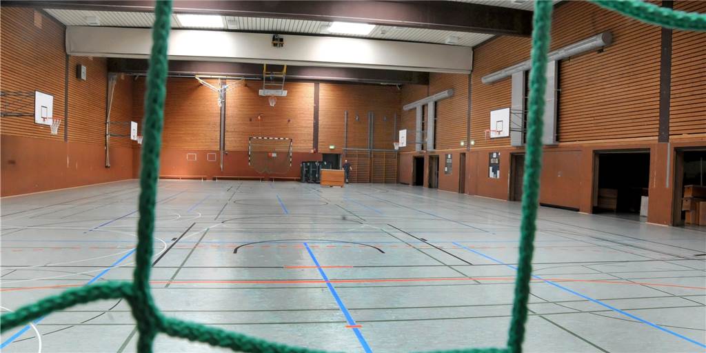 Angst vor neuem Lockdown: „Wir müssen ein Grundrecht auf Sport verankern“ Sind Schwertes Sporthallen und Fitnessstudios bald wieder so leer wie die Halle am Stadtpark auf diesem Foto?