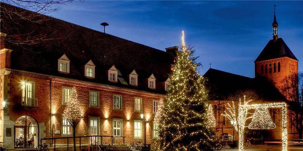 Vreden im Advent: Märkte finden statt, Nikolausumzug wird abgesagt Der Weihnachtsbaum Horst wird am Wochenende geschmückt, zwei weihnachtliche Märkte sollen an den folgenden Wochenenden stattfinden.