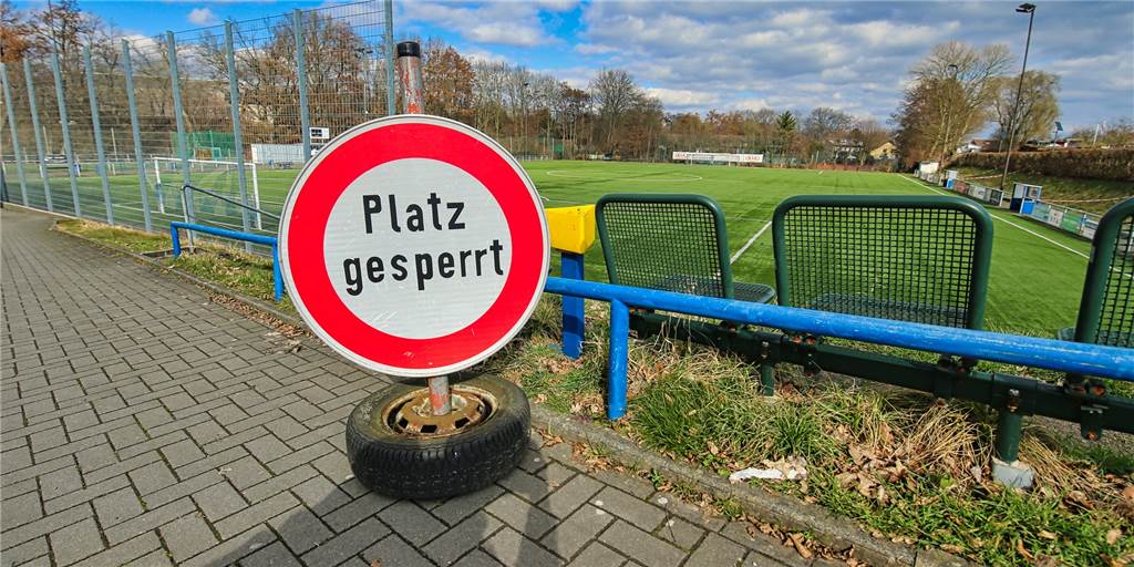 Wenn an der Brandheide in Frohlinde gespielt wird, werden die Zuschauer und Spieler von höchster Stelle auf 2G überprüft.