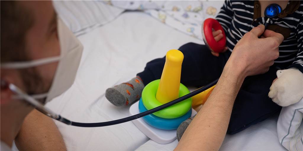 „Riesige Erleichterung“ bei Kinderärzten: NRW kippt Eltern-Testpflicht Eltern-Testpflicht in Praxen entfällt: Die Erleichterung bei Kinderärzten in der Region ist groß. Nun können sie wieder ihre Arbeit nachgehen - ohne sich strafbar zu machen.