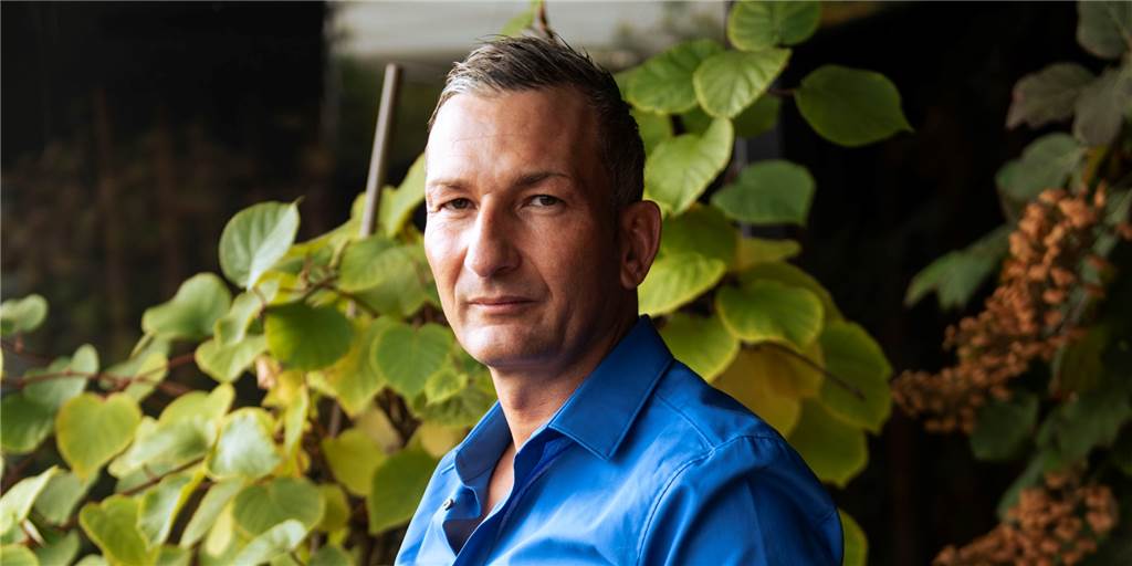 Männer, lernt den weiblichen Körper kennen! Tipps von Callboy Kevin Kevin aus Dortmund arbeitet als Callboy. Seine Fähigkeit, sich gut auf neue Partnerinnen einzulassen, hat ihn zu dem Job gebracht.