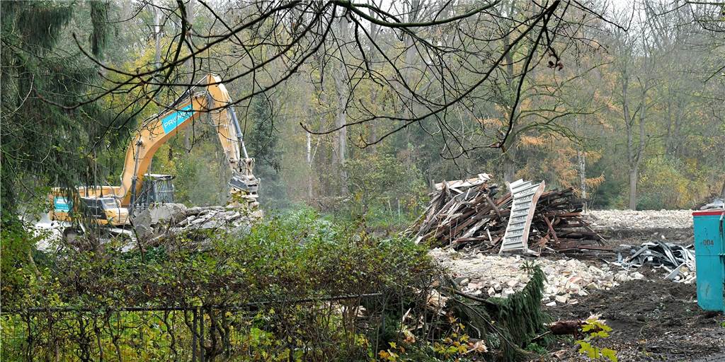 Verlassene Orte in Lünen: Entsorgungs-Riese Remondis reißt Häuser ab Der Abbruchbagger hat ganze Arbeit geleistet.
