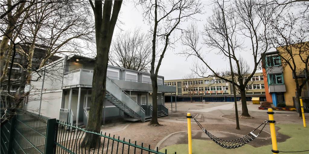 Dortmunder Schule nach Corona-Fällen geschlossen Dortmunder Schule nach Corona-Fällen geschlossen