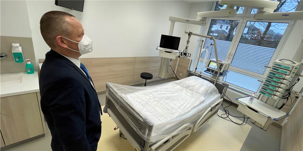 Mitten in der Pandemie: Rochus-Hospital eröffnet neue Intensivstation Das Rochus-Hospital in der Castroper Altstadt: Pflegedienst-Direktor und Standortleiter Axel Westermann freut sich über die neue Intensivstation.