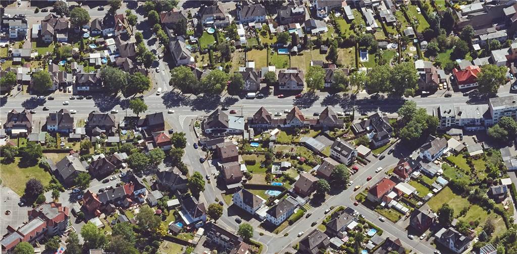 Mann nach Unfall gestorben – Anwohner sauer: Wie entschärfen wir die B235? Die Henrichenburger Straße an der Kreuzung mit der Querstraße: Hier ist es gefährlich, sagen Anwohner seit Jahren. Ein schwerer Unfall am 25.11.2021 belegt das.