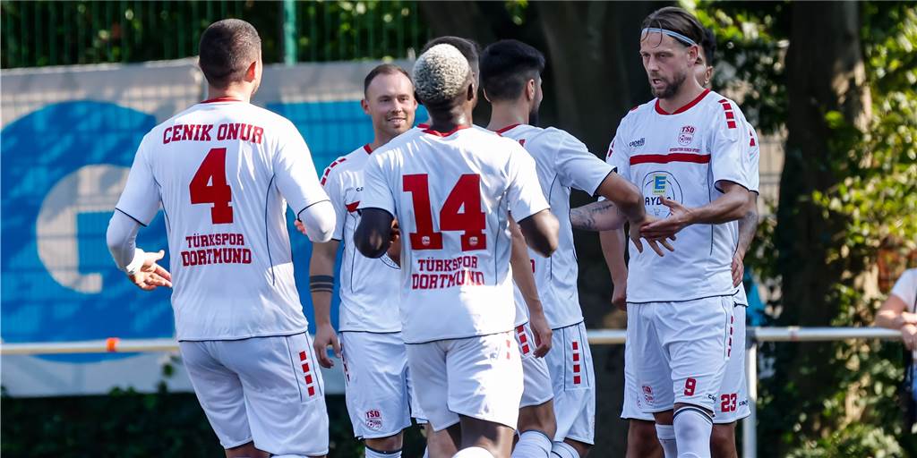 9:0! Türkspor-Spieler schießt sieben Tore - fünf davon in nur 36 Minuten 9:0! Türkspor-Spieler schießt sieben Tore - fünf davon in nur 36 Minuten