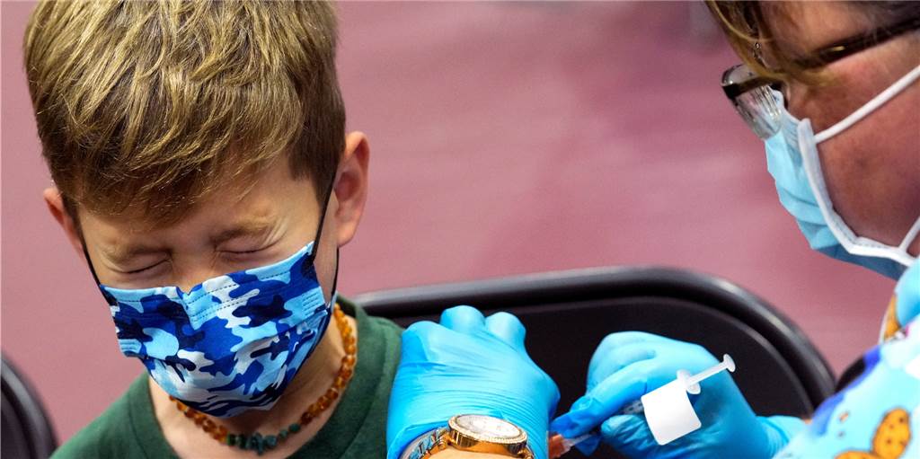 Impfen ab 5 Jahren: Nachfrage von Eltern steigt, Kinderärzte warten trotzdem noch mit Piks Die EU-Arzneimittelbehörde hat den Impfstoff Biontech für Kinder ab 5 Jahren freigegeben. Seitdem steigen die Anfragen der Eltern in Praxen. Dennoch warten einige Ärzte noch mit der Impfung von Kleinkindern.