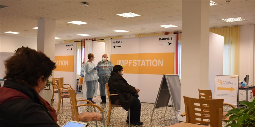 Startschuss in Lüner Impfzentrum: Wer zu früh kommt, muss wieder gehen In der ehemaligen Kantine der Stadtwerke wird seit Montag geimpft. Die Termine in der Lüner Impfstelle sind sehr gefragt.