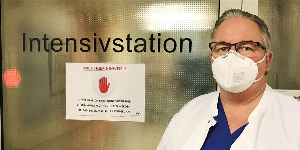 Intensivpatientin aus den Niederlanden wegen Corona nach Ahaus verlegt Intensivpfleger Oliver Anders - Leiter Intensivstation des St. Marien-Krankenhaus Ahaus - bekommt es fortan mit der ersten verlegten Intensivpatientin zu tun.