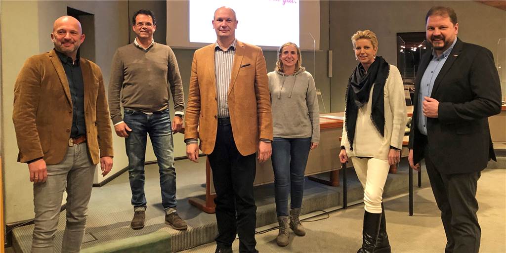 „Haltern aktiv“ löst sich auf - Kaufleute richten sich neu aus Der geschäftsführende Vorstand des Vereins „Haltern am See. Tut gut“: Peter Heckmann, Christoph Kleinefeld, Oliver Entrop, Karin Nelke, Gaby Haunert und Toddy Geldmann. Auf dem Foto fehlt Olaf Büchter, der krankheitsbedingt an der Versammlung nicht teilnehmen konnte.