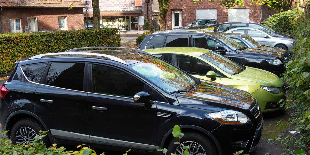 Problem Parkplätze: Dorfkerne sollen für Gewerbetreibende attraktiver werden Die Stellplatzsatzung der Gemeinde Südlohn steht in der Diskussion. Die Verwaltung soll nun einmal erfassen, wie viele öffentliche Parkplätze in Südlohn und Oeding zur Verfügung stehen und wie viele abgelöst sind oder von Bauwilligen noch abgelöst werden können.