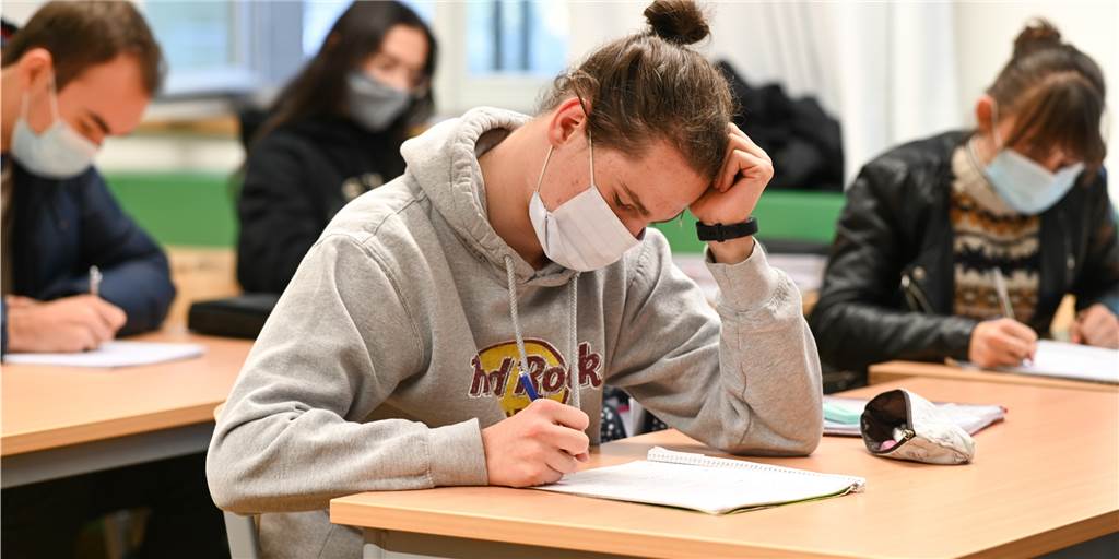 Ab sofort Maskenpflicht in Castrop-Rauxeler Schulen: „Das kleinere Übel“ Ab sofort Maskenpflicht in Castrop-Rauxeler Schulen: „Das kleinere Übel“