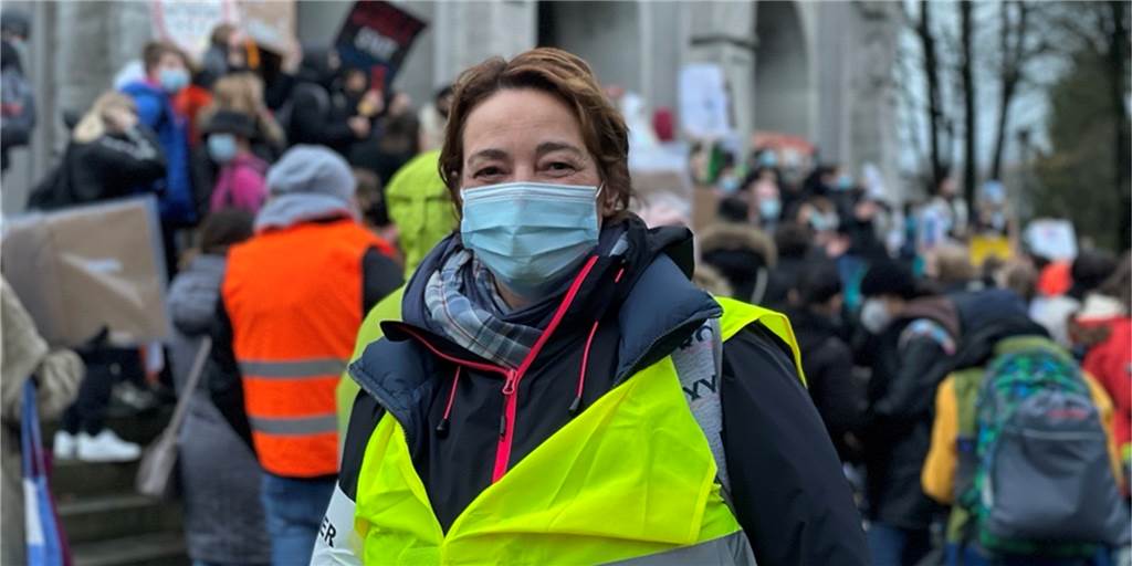 TFG-Demo: „Die Politik entscheidet sich gegen diese tollen Kinder“ Aira Wieners ist Schulpflegschaftsvorsitzende der TFG und Organisatorin der Demo vor dem Rathaus.