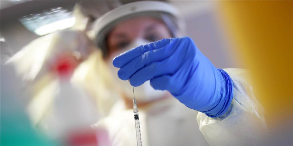 Boostern bald beim Zahnarzt und Apotheker? „Können wir nicht stemmen“
