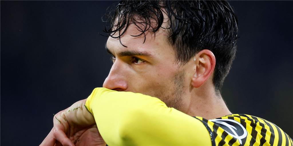 Neben der Spur: Hummels nach BVB-Niederlage gegen Bayern in der Kritik Neben der Spur: Hummels nach BVB-Niederlage gegen Bayern in der Kritik