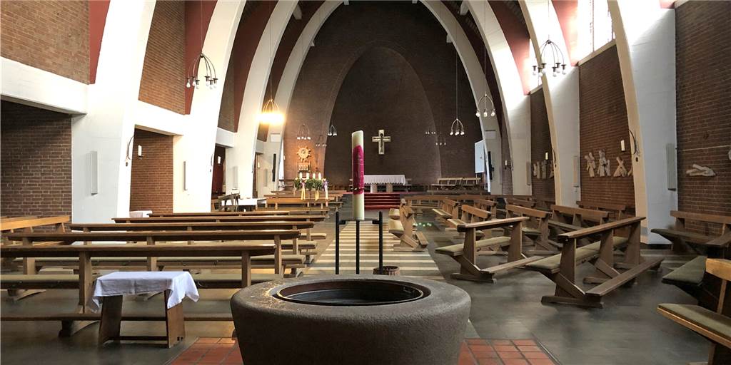 Impfstelle Haltern: Moderna für über 18-Jährige - Termine rege nachgefragt In der Laurentiuskirche ist die ständige Impfstelle eingerichtet worden.