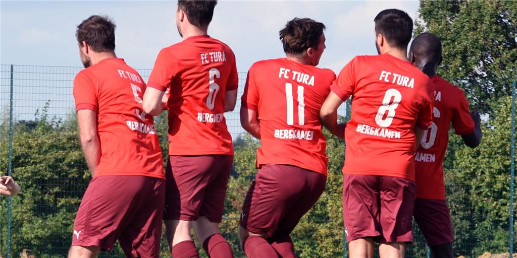 Zwei Kicker verlassen den FC TuRa Bergkamen sofort - in die D-Kreisliga Zwei Kicker verlassen den FC TuRa Bergkamen sofort - in die D-Kreisliga